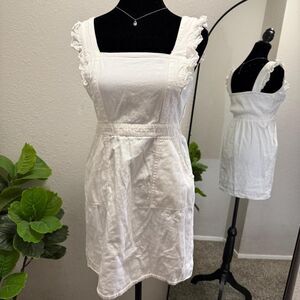 White summer dress with pockets
